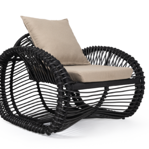 Poltrona Harlem com estrutura de alumínio e revestida com Corda Náutica.